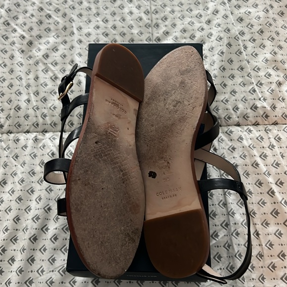 Cole Haan black leather flat sandals - Picture 2 of 4